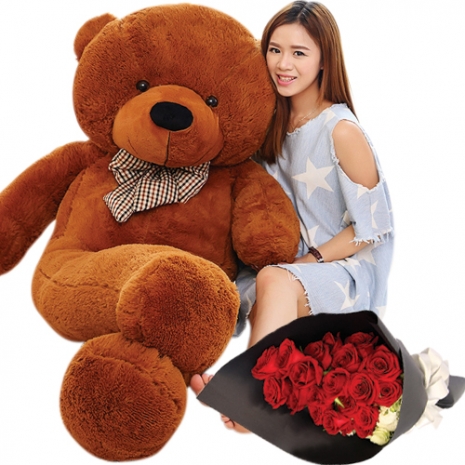 red rose bouquet with 5 feet giant teddy bear
